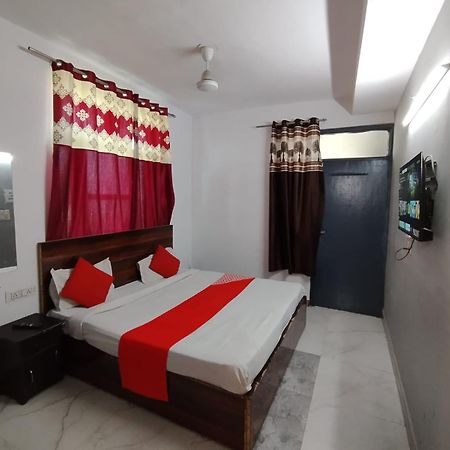 New Signature Village Neu-Delhi Exterior foto