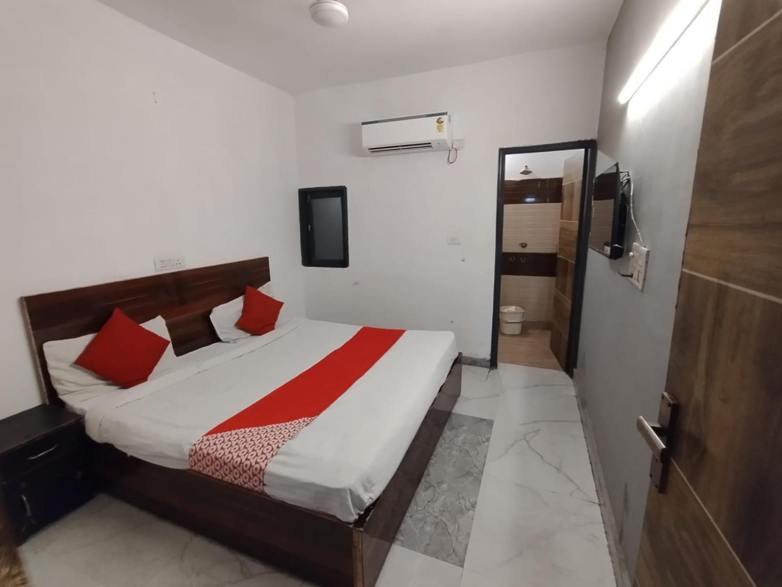 New Signature Village Neu-Delhi Exterior foto